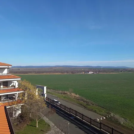 Penthouse Apartment At The Vineyards Spa Resort Apartman Pomorie
